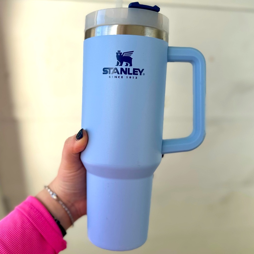 HARD TO FIND “OG” Stanley Adventure Quencher 40oz Tumbler- CORNFLOWER